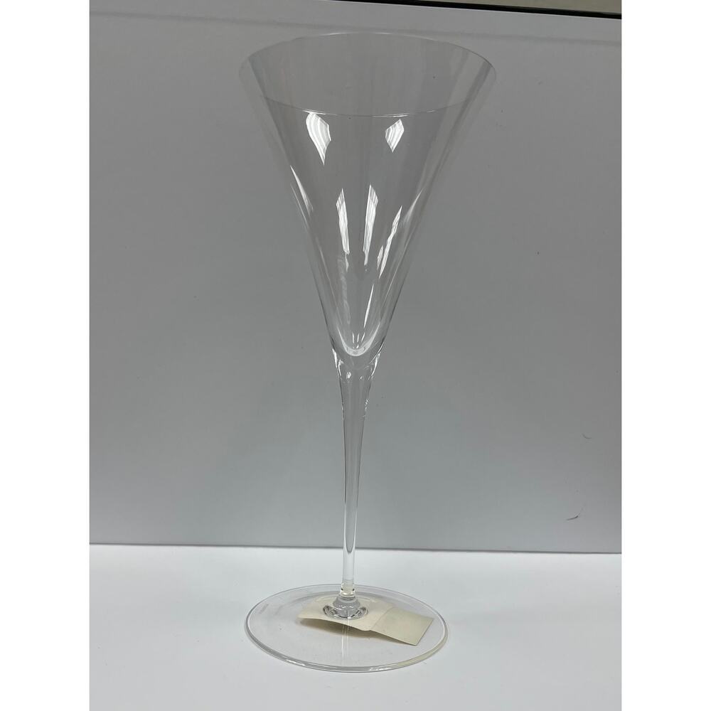 NEW Vera Wang Wedgwood Stiletto Wine Glass. KK465